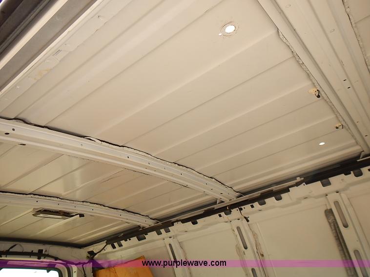 image for item E7778 2002 Chevrolet Express 1500 Cargo van