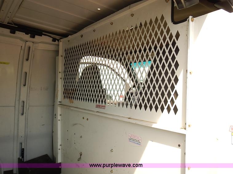 image for item E7778 2002 Chevrolet Express 1500 Cargo van