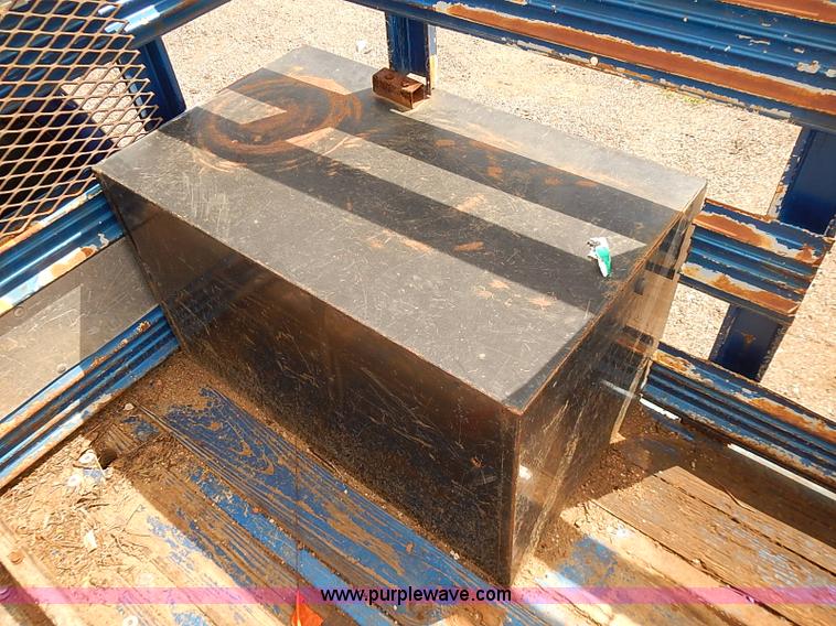 image for item E7779 2003 Chevrolet Silverado 3500 stake body flatbed truck with crane