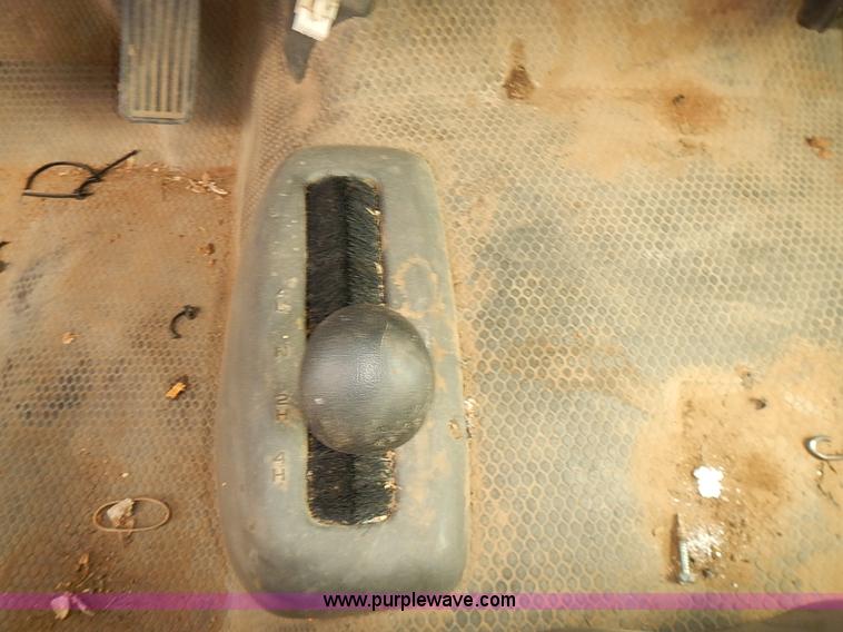 image for item E7780 2005 Chevrolet Silverado 2500HD Crew Cab pickup truck