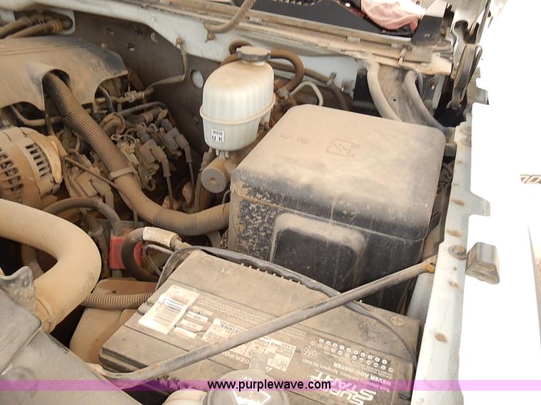 image for item E7780 2005 Chevrolet Silverado 2500HD Crew Cab pickup truck