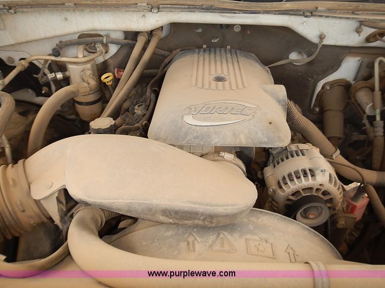 image for item E7780 2005 Chevrolet Silverado 2500HD Crew Cab pickup truck