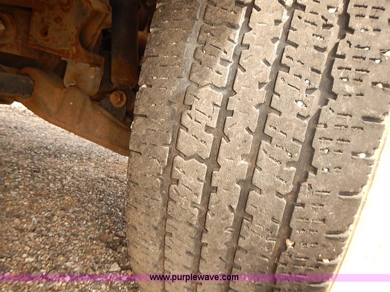 image for item E7780 2005 Chevrolet Silverado 2500HD Crew Cab pickup truck