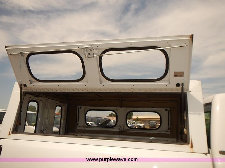 image for item E7780 2005 Chevrolet Silverado 2500HD Crew Cab pickup truck