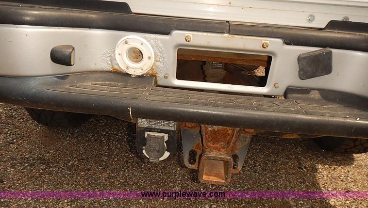 image for item E7780 2005 Chevrolet Silverado 2500HD Crew Cab pickup truck