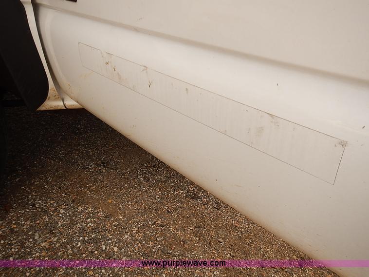 image for item E7780 2005 Chevrolet Silverado 2500HD Crew Cab pickup truck