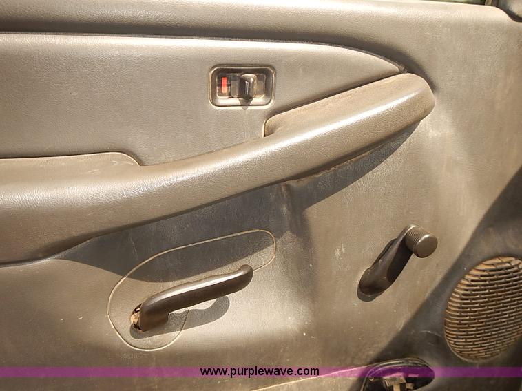 image for item E7781 2006 Chevrolet Silverado 2500HD Crew Cab pickup truck