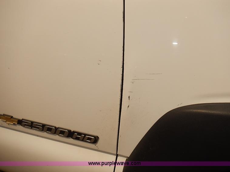 image for item E7781 2006 Chevrolet Silverado 2500HD Crew Cab pickup truck