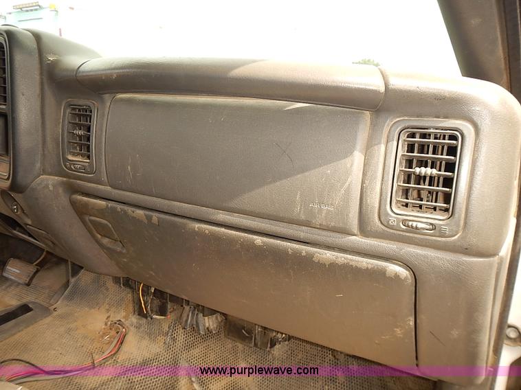 image for item E7781 2006 Chevrolet Silverado 2500HD Crew Cab pickup truck