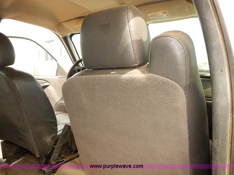 image for item E7781 2006 Chevrolet Silverado 2500HD Crew Cab pickup truck