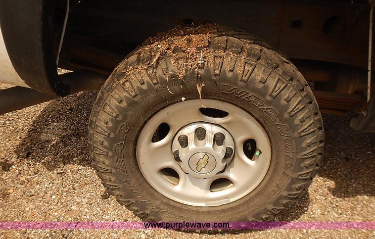 image for item E7781 2006 Chevrolet Silverado 2500HD Crew Cab pickup truck