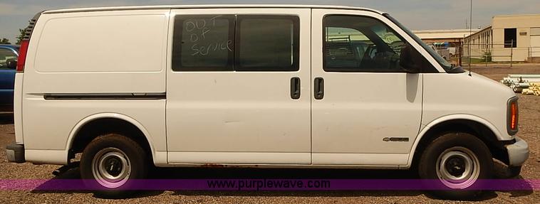 image for item E7782 2002 Chevrolet Express 1500 Cargo van