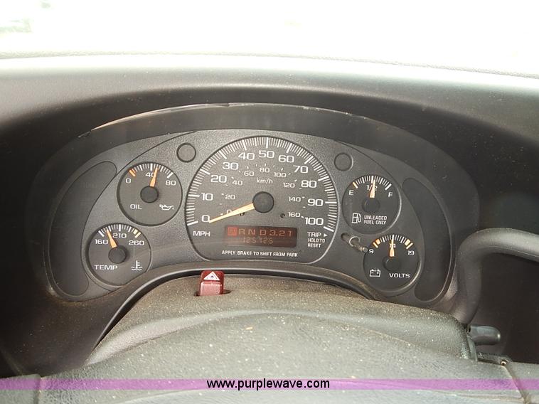 image for item E7782 2002 Chevrolet Express 1500 Cargo van