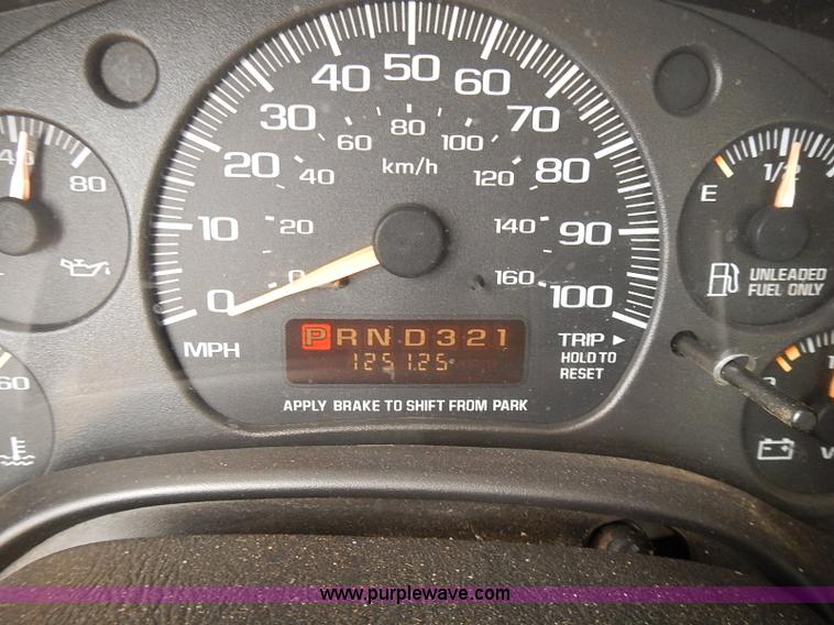 image for item E7782 2002 Chevrolet Express 1500 Cargo van