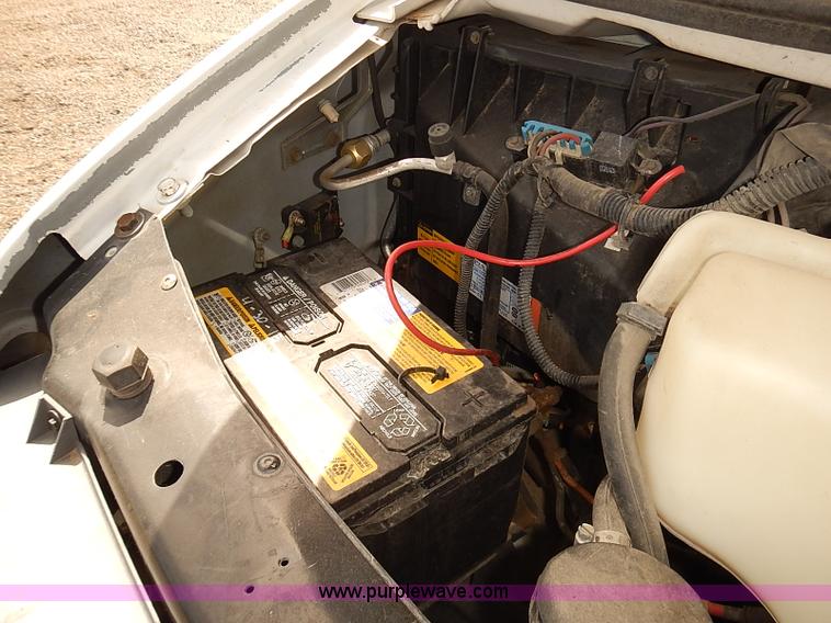 image for item E7782 2002 Chevrolet Express 1500 Cargo van