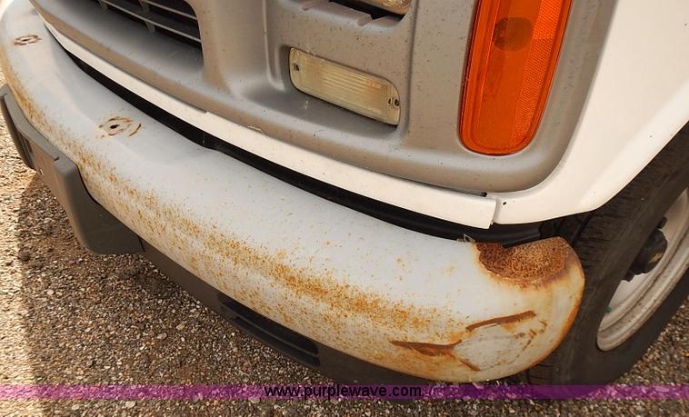 image for item E7782 2002 Chevrolet Express 1500 Cargo van