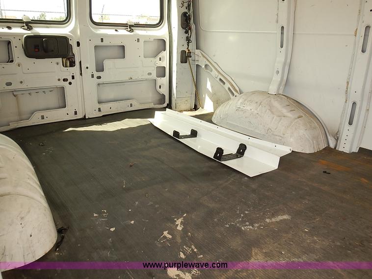 image for item E7782 2002 Chevrolet Express 1500 Cargo van