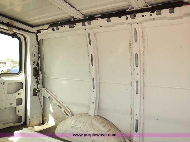 image for item E7782 2002 Chevrolet Express 1500 Cargo van