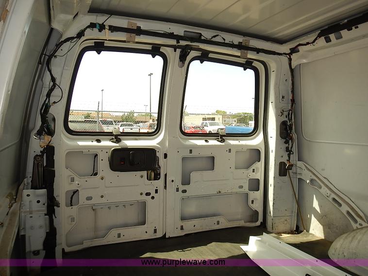 image for item E7782 2002 Chevrolet Express 1500 Cargo van