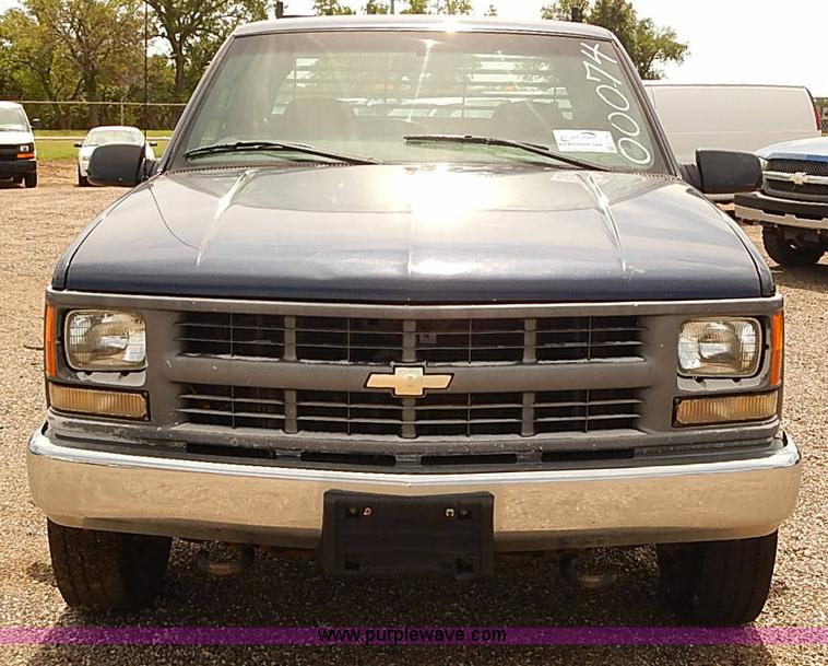 image for item E7783 1999 Chevrolet 2500 Ext. Cab pickup truck