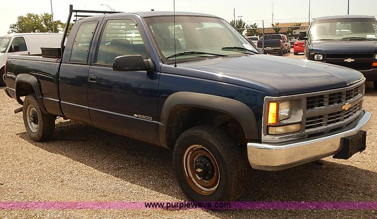 image for item E7783 1999 Chevrolet 2500 Ext. Cab pickup truck
