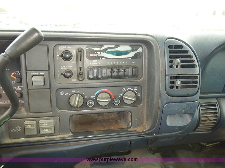 image for item E7783 1999 Chevrolet 2500 Ext. Cab pickup truck