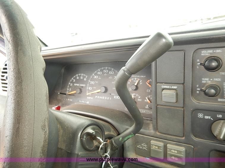 image for item E7783 1999 Chevrolet 2500 Ext. Cab pickup truck