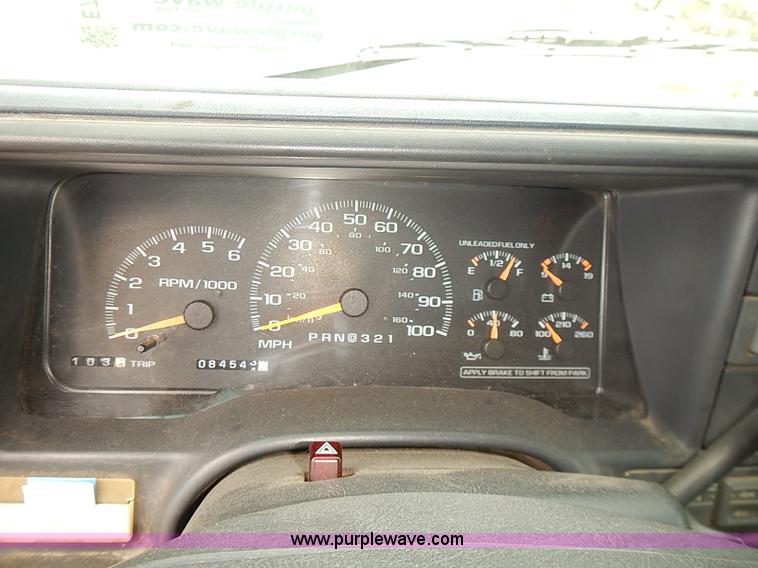 image for item E7783 1999 Chevrolet 2500 Ext. Cab pickup truck