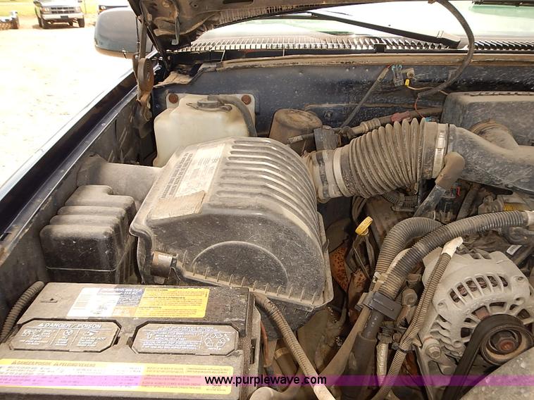 image for item E7783 1999 Chevrolet 2500 Ext. Cab pickup truck