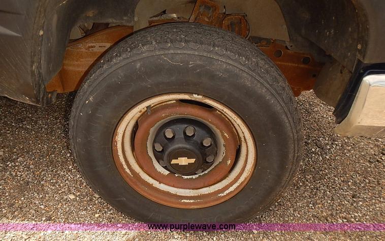 image for item E7783 1999 Chevrolet 2500 Ext. Cab pickup truck