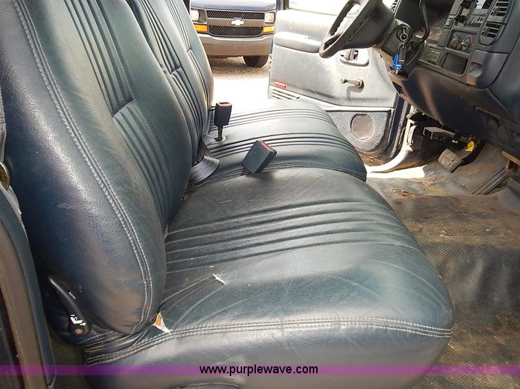 image for item E7783 1999 Chevrolet 2500 Ext. Cab pickup truck