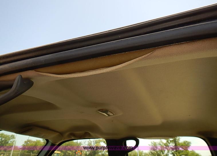 image for item E7784 2004 Chevrolet Silverado 2500HD Crew Cab pickup truck