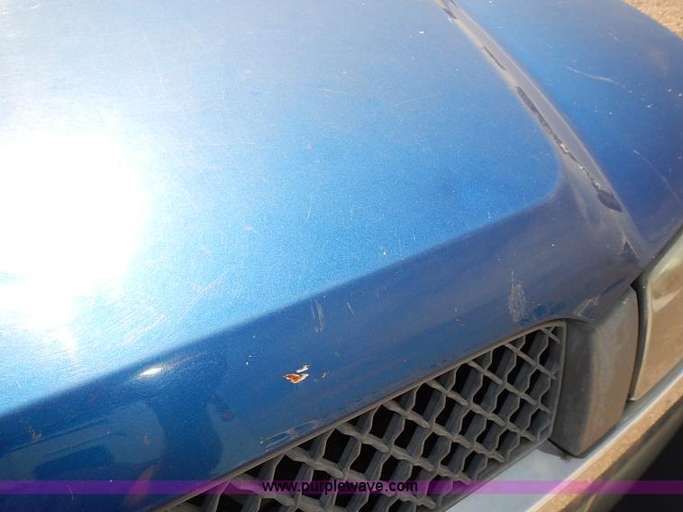 image for item E7784 2004 Chevrolet Silverado 2500HD Crew Cab pickup truck