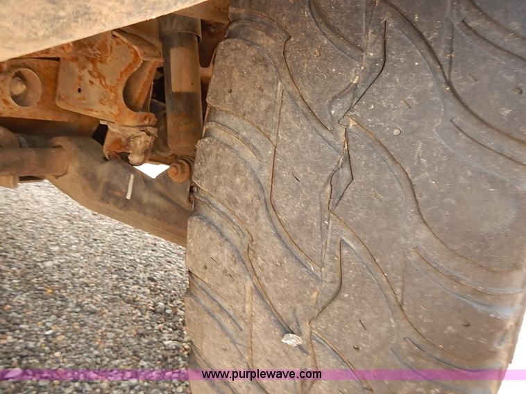 image for item E7784 2004 Chevrolet Silverado 2500HD Crew Cab pickup truck