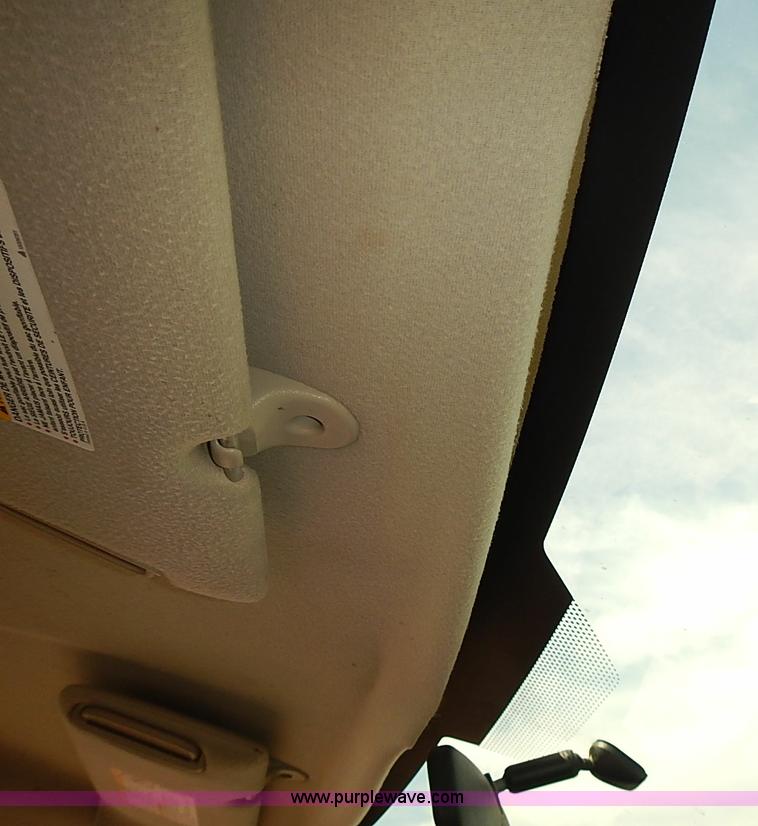 image for item E7784 2004 Chevrolet Silverado 2500HD Crew Cab pickup truck