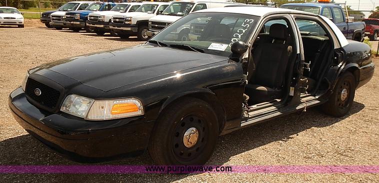 image for item E7785 2010 Ford Crown Victoria Police Interceptor