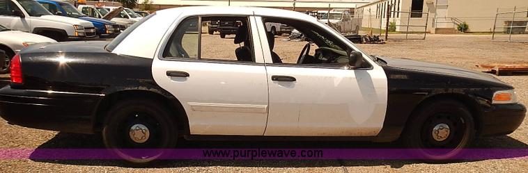 image for item E7785 2010 Ford Crown Victoria Police Interceptor