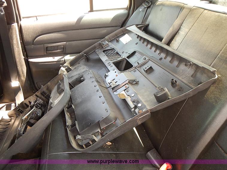 image for item E7785 2010 Ford Crown Victoria Police Interceptor