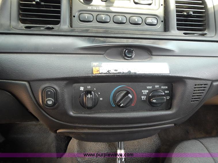 image for item E7785 2010 Ford Crown Victoria Police Interceptor