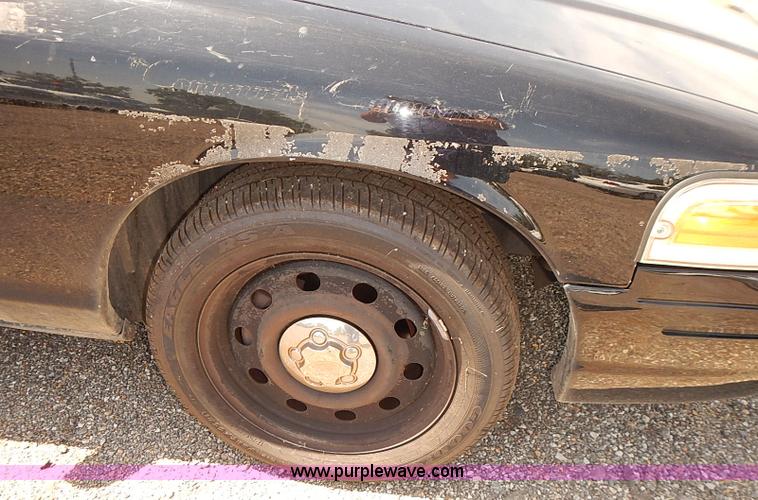 image for item E7785 2010 Ford Crown Victoria Police Interceptor