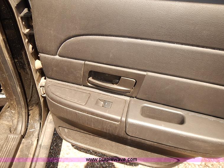 image for item E7785 2010 Ford Crown Victoria Police Interceptor