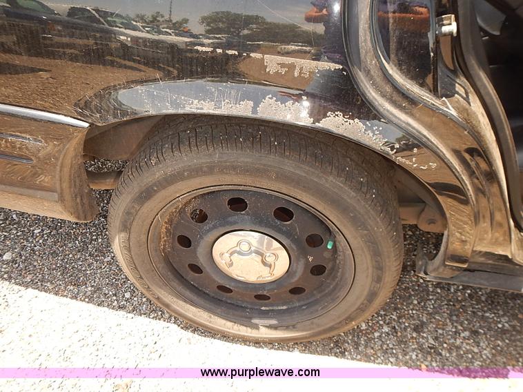 image for item E7785 2010 Ford Crown Victoria Police Interceptor