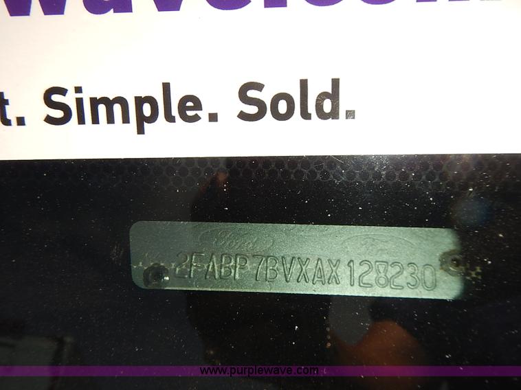 image for item E7785 2010 Ford Crown Victoria Police Interceptor