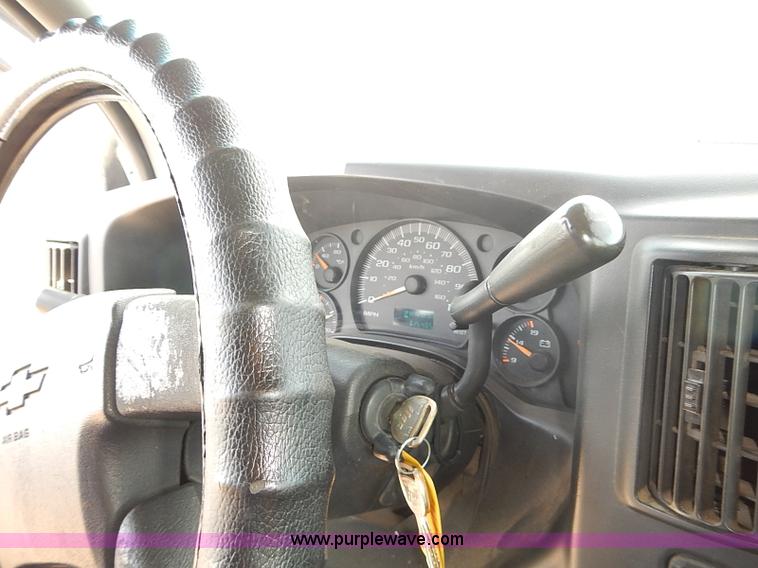 image for item E7786 2003 Chevrolet Express 2500 Cargo van