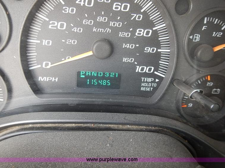 image for item E7786 2003 Chevrolet Express 2500 Cargo van