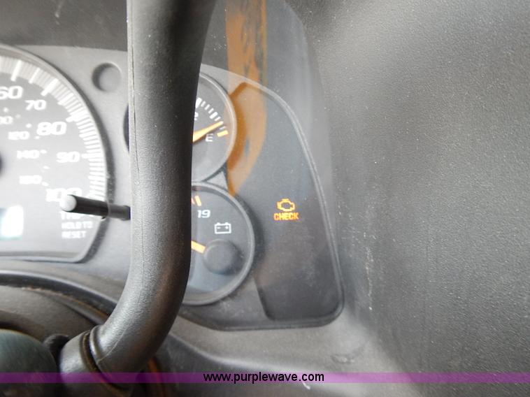 image for item E7786 2003 Chevrolet Express 2500 Cargo van