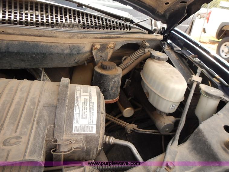 image for item E7786 2003 Chevrolet Express 2500 Cargo van