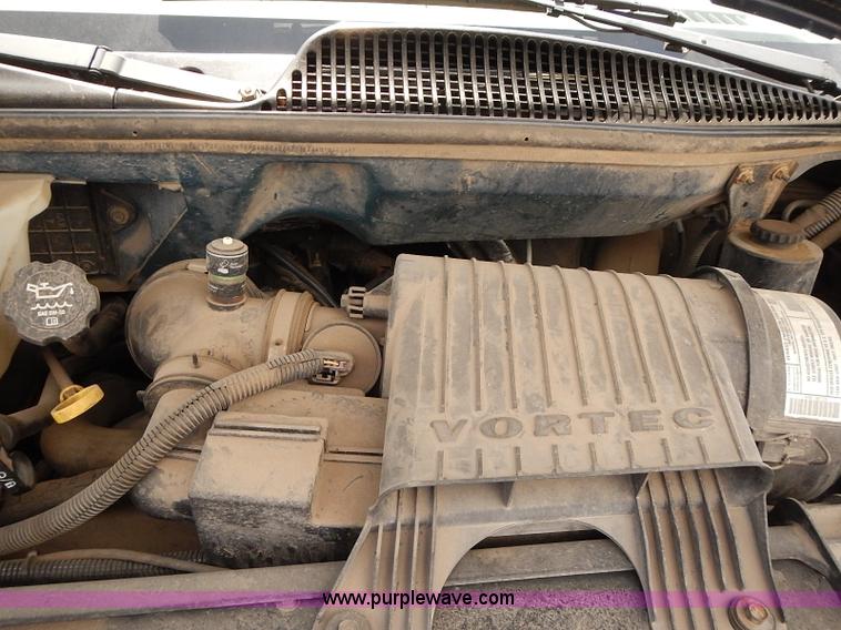 image for item E7786 2003 Chevrolet Express 2500 Cargo van