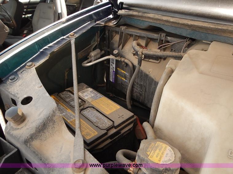 image for item E7786 2003 Chevrolet Express 2500 Cargo van