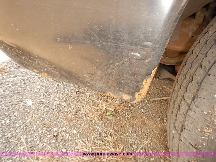 image for item E7786 2003 Chevrolet Express 2500 Cargo van